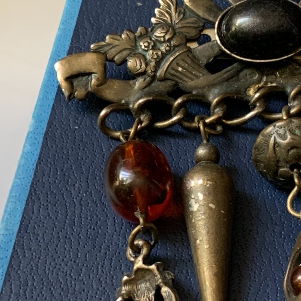 Vintage Bronze Brooch with Amber Beads - Picture 4 of 5